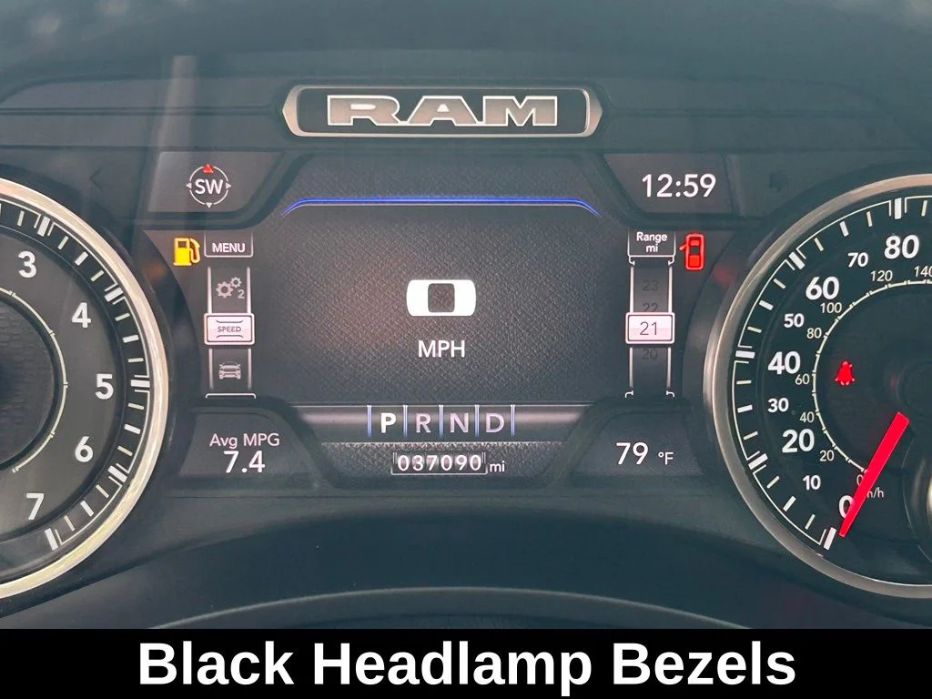 Used 2022 Black Ram Laramie image 17