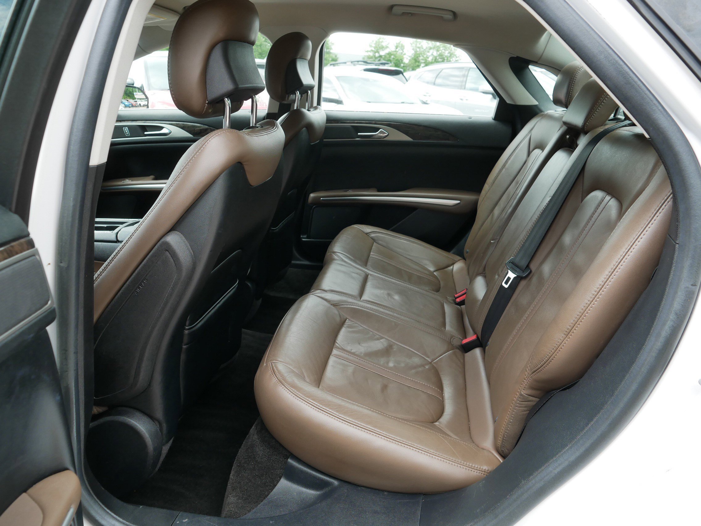 Used 2015 White Platinum Metallic Tri-Coat Lincoln Hybrid image 35