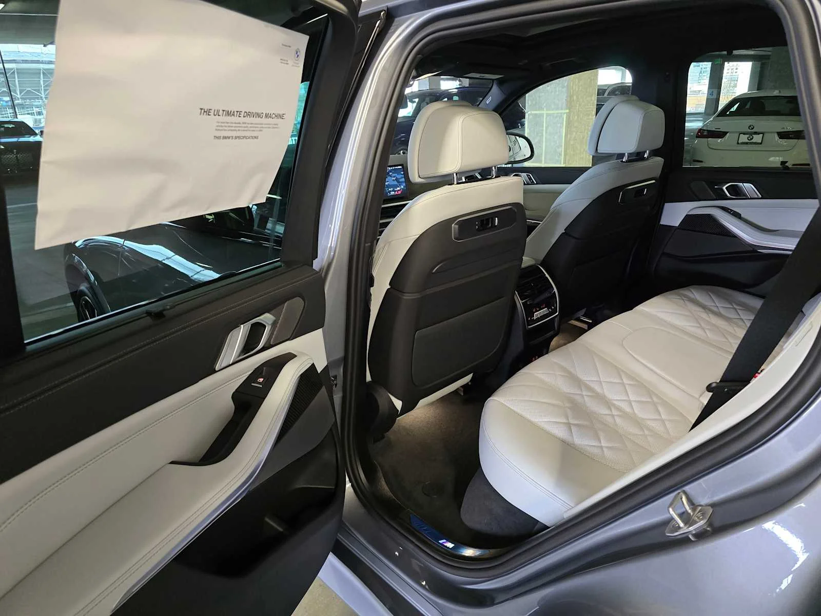New 2026 Skyscraper Grey Metallic BMW M60i image 28