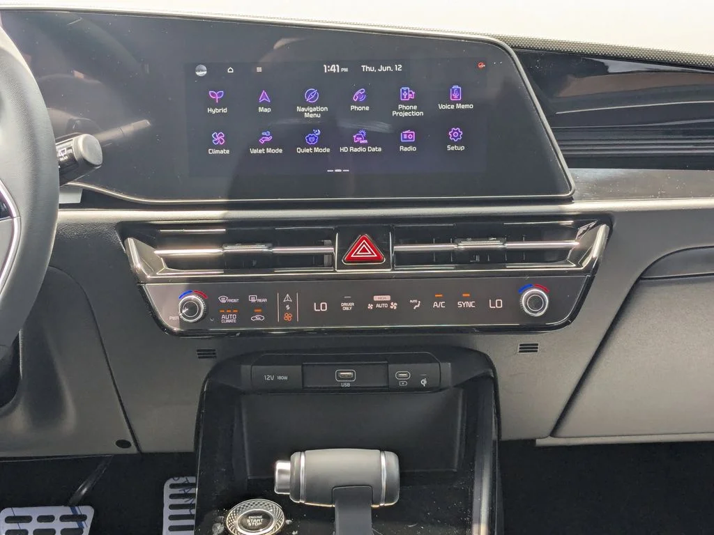 2025 Kia Niro EX Touring - Photo 18