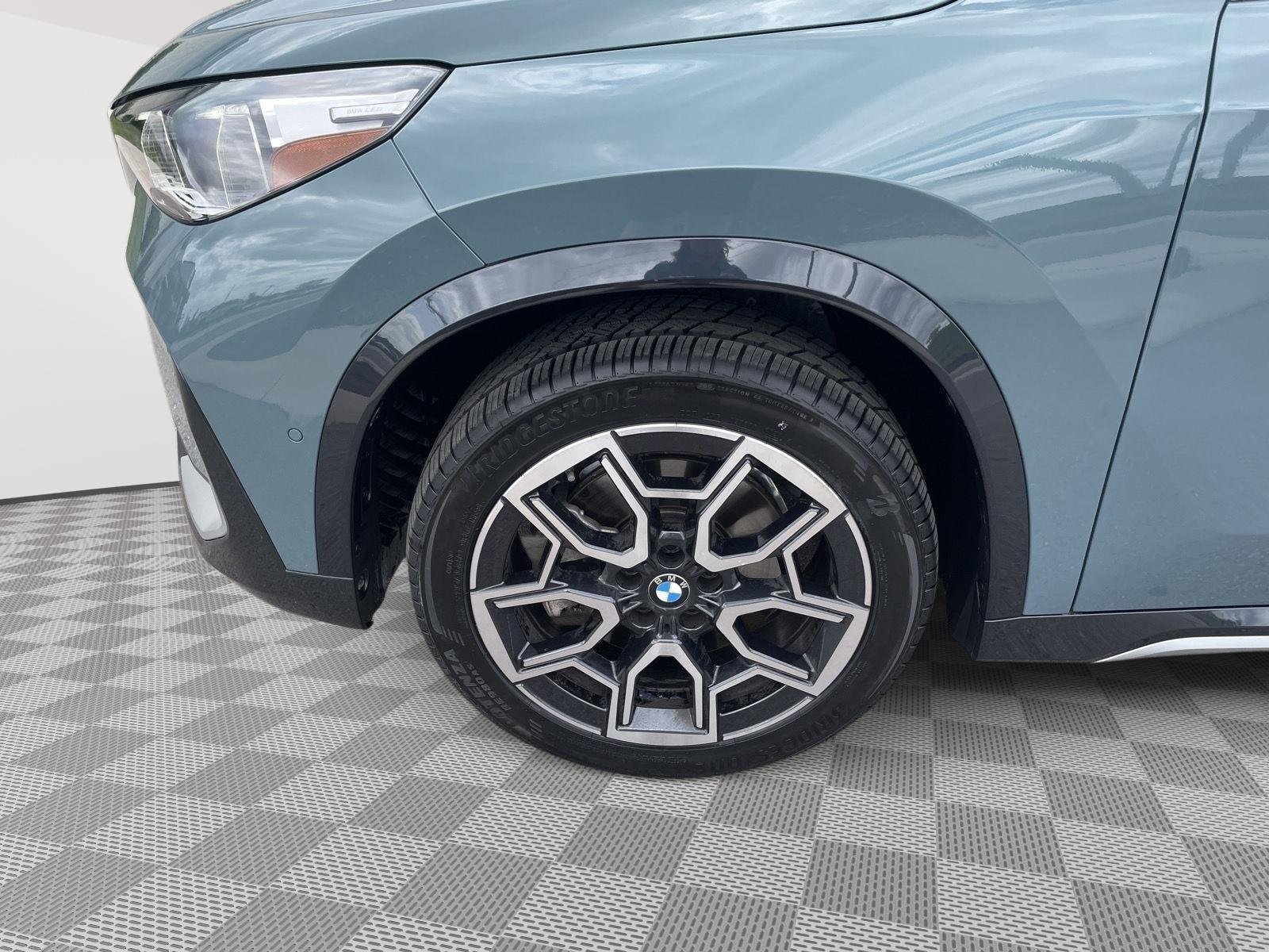 Used 2024 Cape York Green Metallic BMW xDrive28i image 10