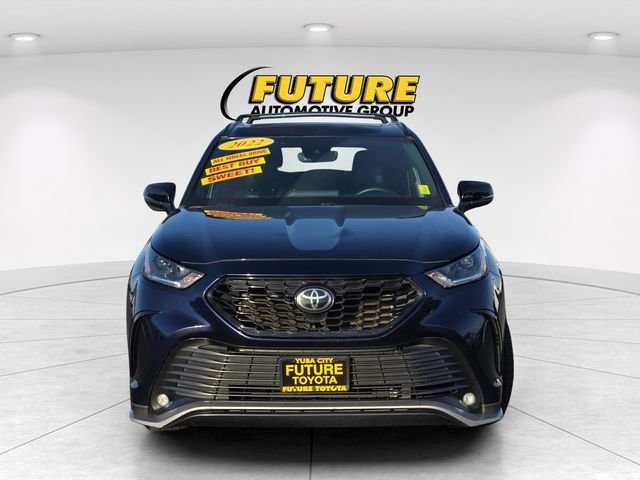 Used 2022  Toyota XSE image 2