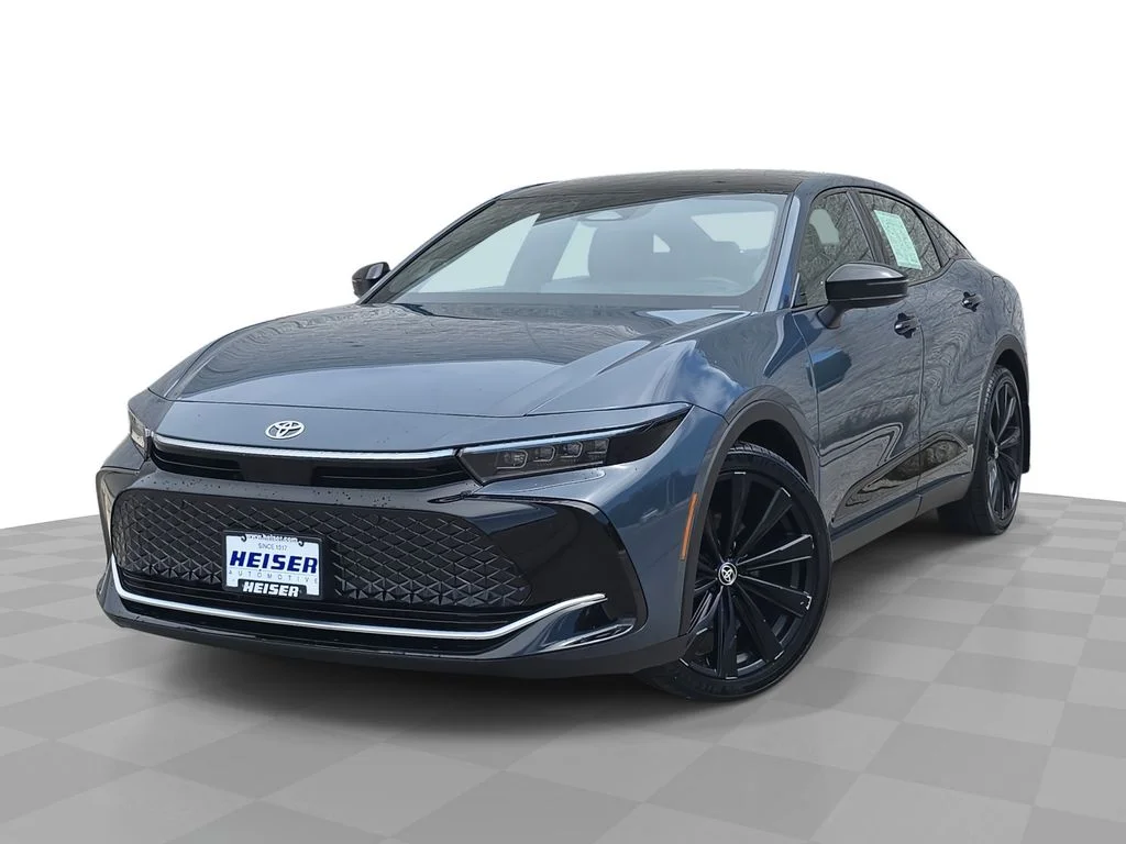 Used 2025 White Toyota Nightshade image 1