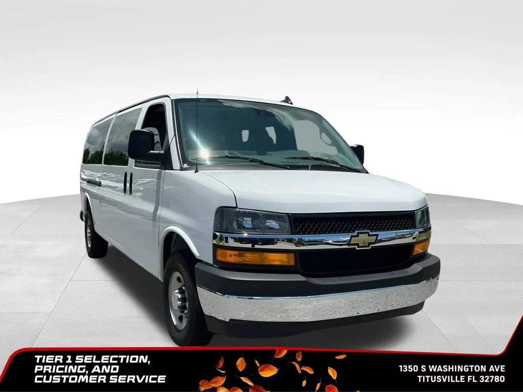 Used 2025 Summit White Chevrolet 1LT image 13