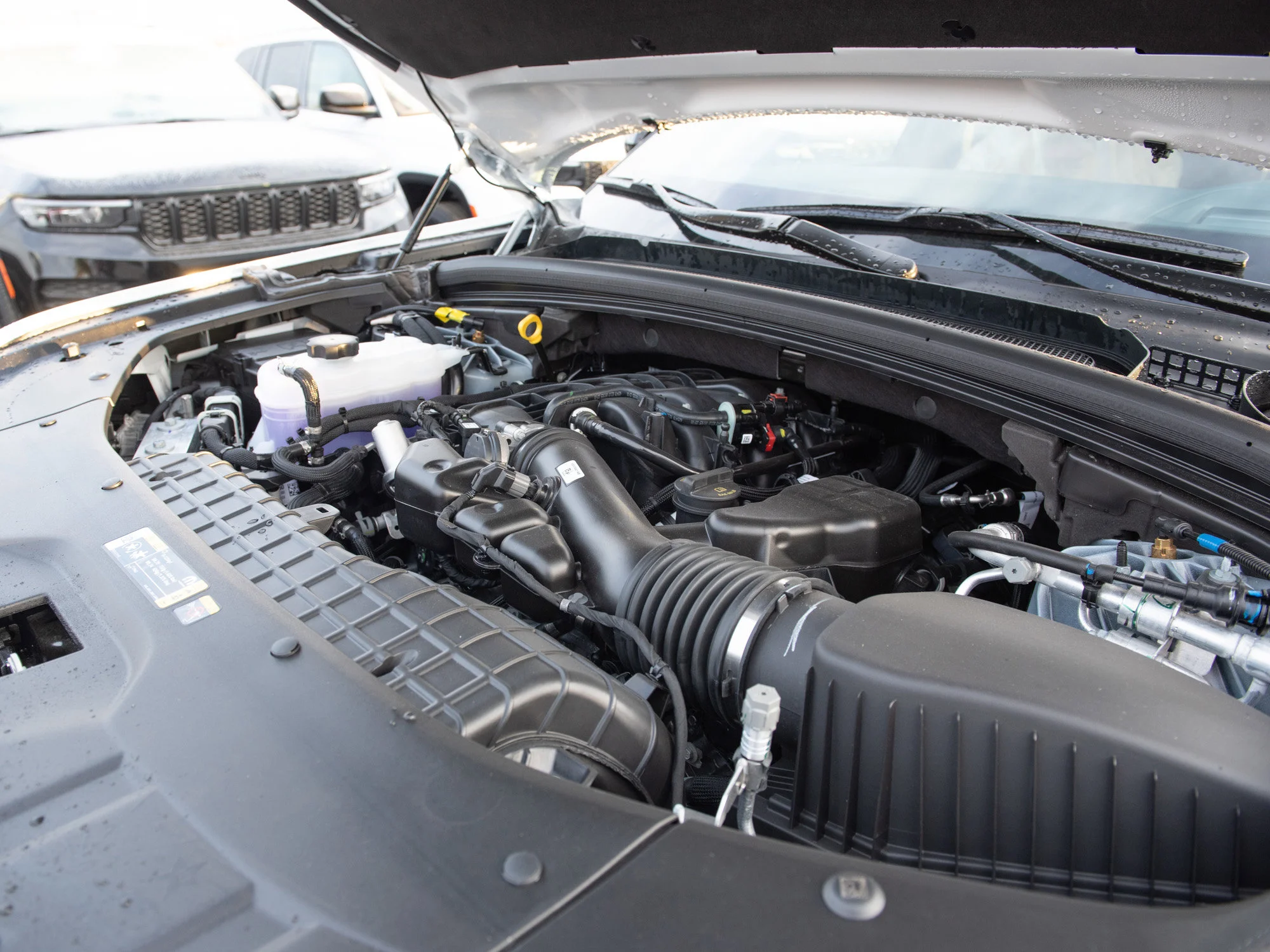 Used 2025 White Jeep Summit Reserve* image 8