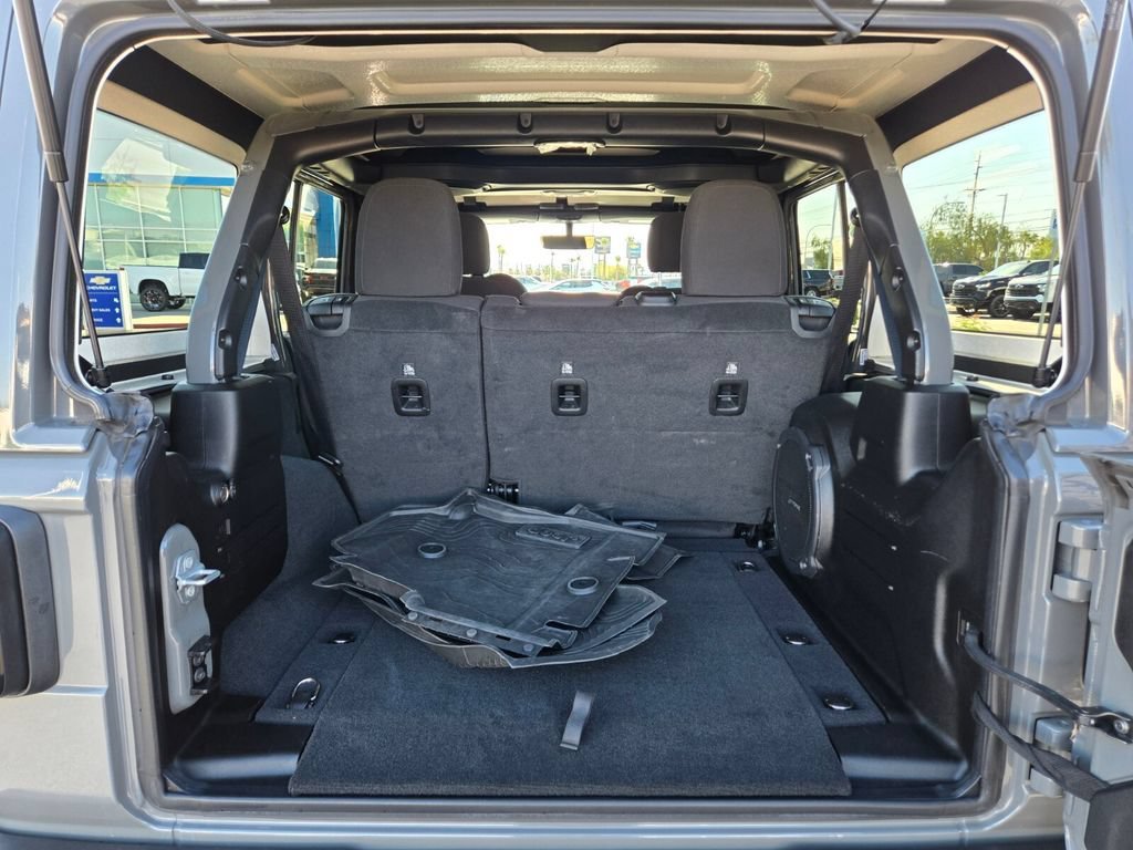 Used 2022 Sting-gray Clearc Jeep Unlimited High Tide image 6