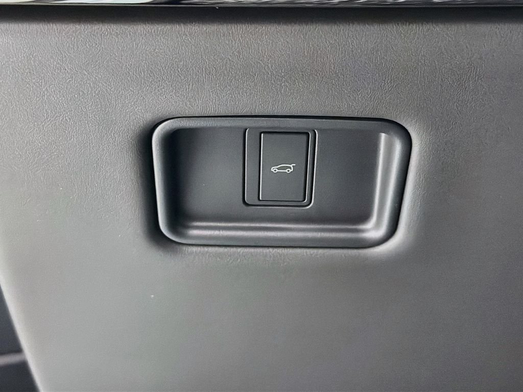 New 2027 Carpathian Grey Land Rover Dynamic SE P400 image 10