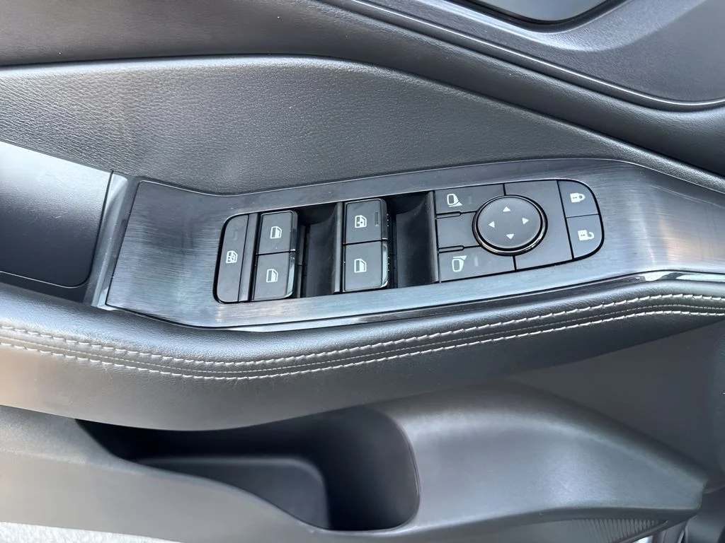 Used 2025 Gray Nissan SV image 25