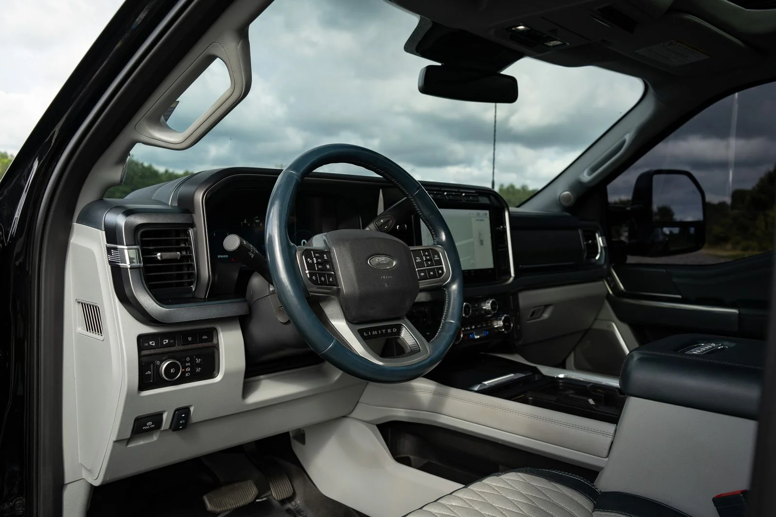 Used 2024 Black Ford Limited image 24