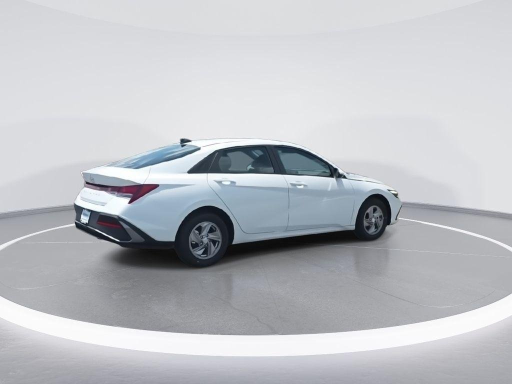 New 2026 White Hyundai SE image 8