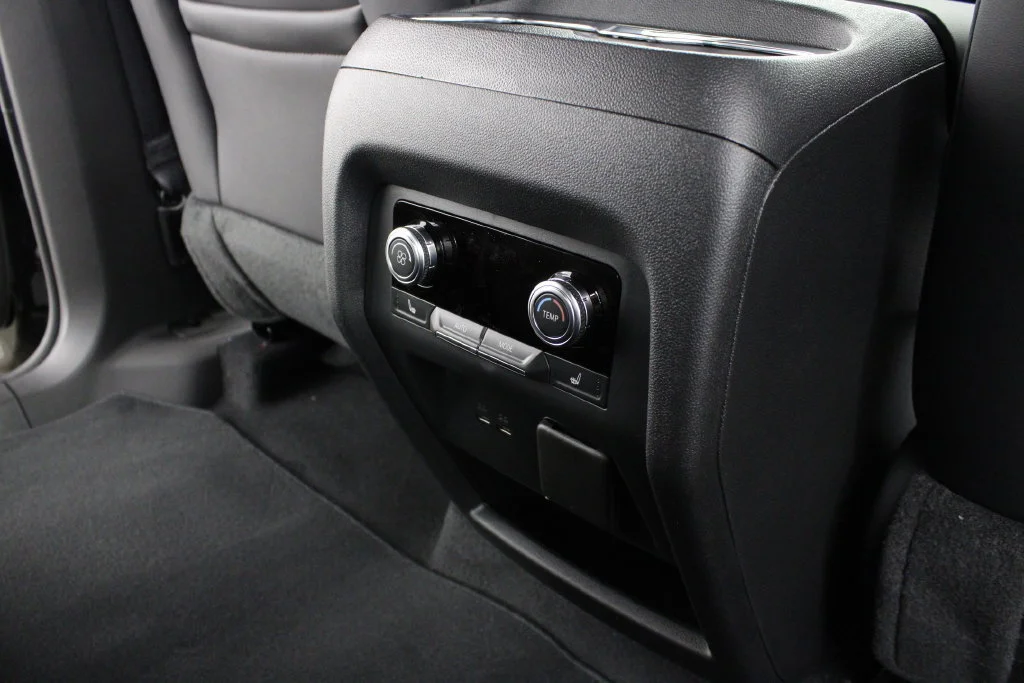 2027 GMC Acadia Elevation - Photo 17