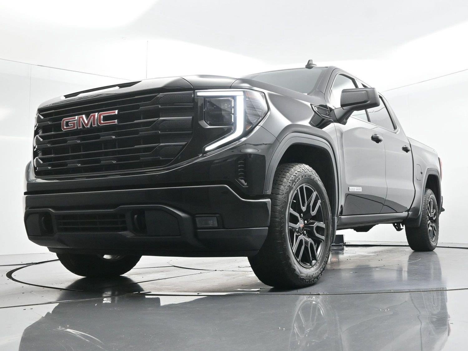 Used 2024 Onyx Black GMC Elevation image 41