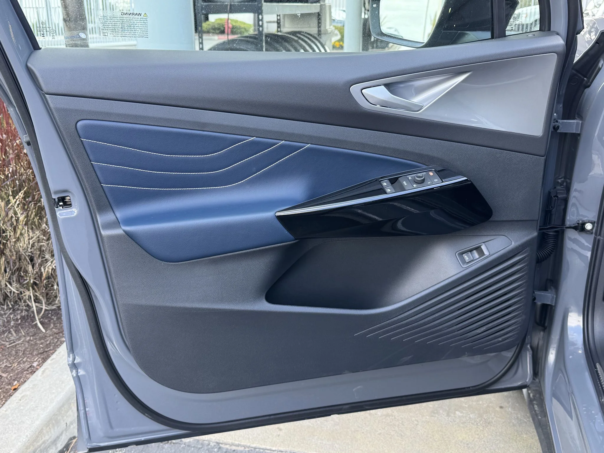 New 2026 Pure Gray w/Black Roof Volkswagen Pro S Plus image 11
