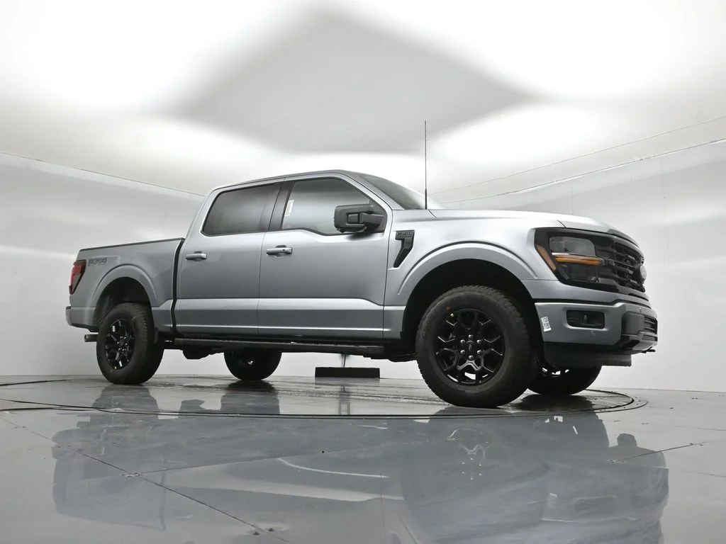 New 2026 Iconic Silver Metallic Ford XLT image 3