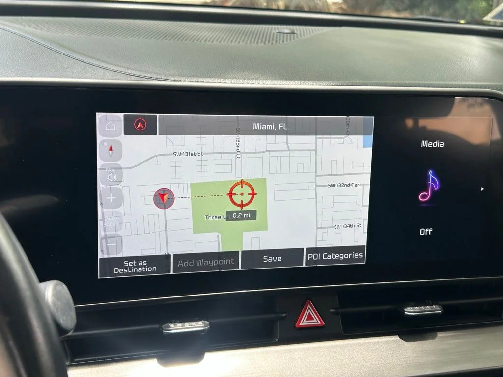 Used 2023 White Kia EX image 18