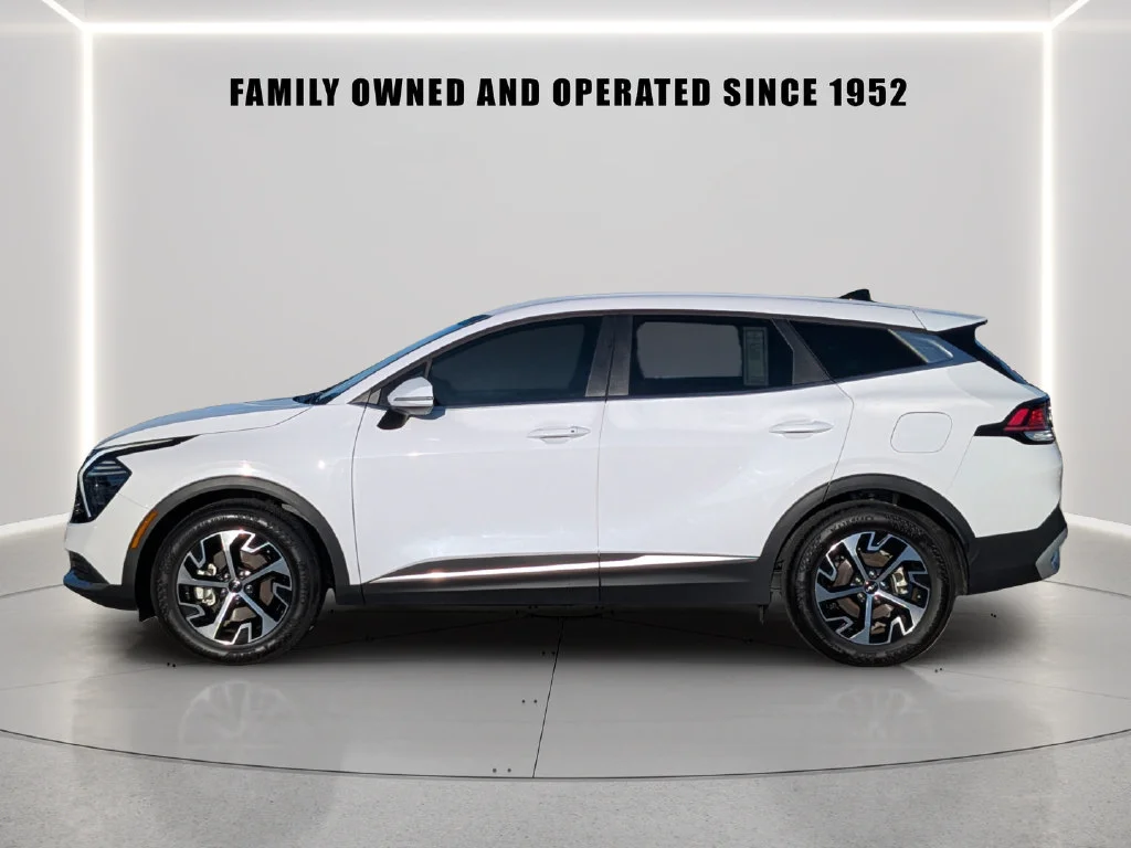 Used 2025 White Kia EX image 3