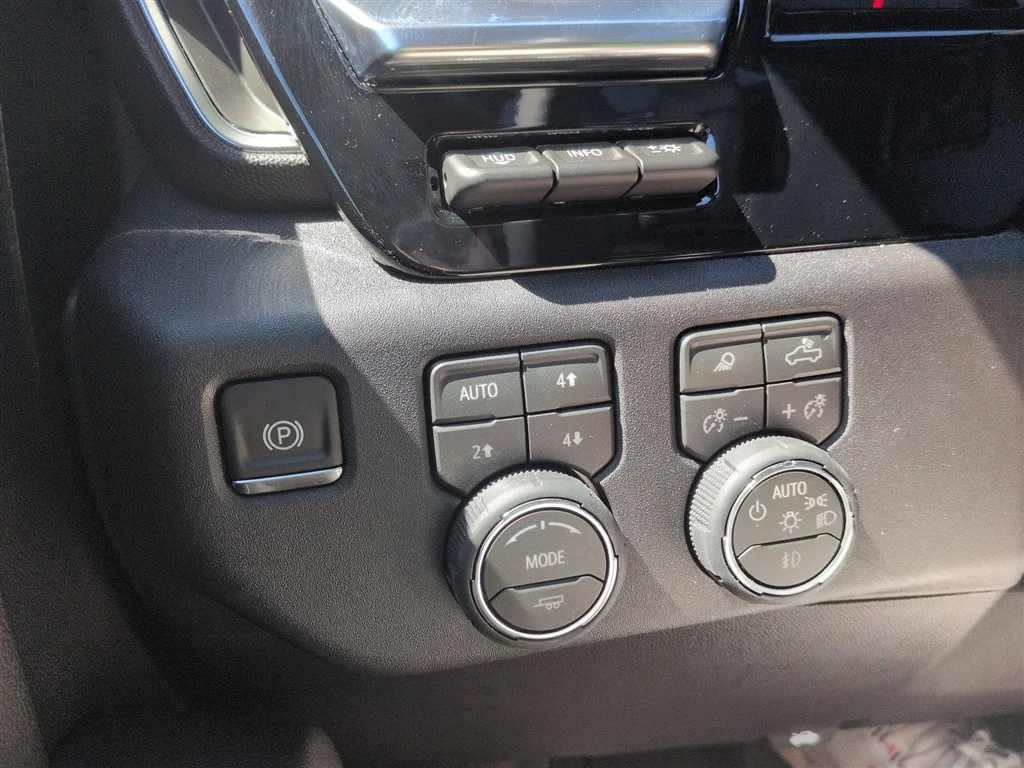 Used 2026 White Sands Chevrolet High Country image 18