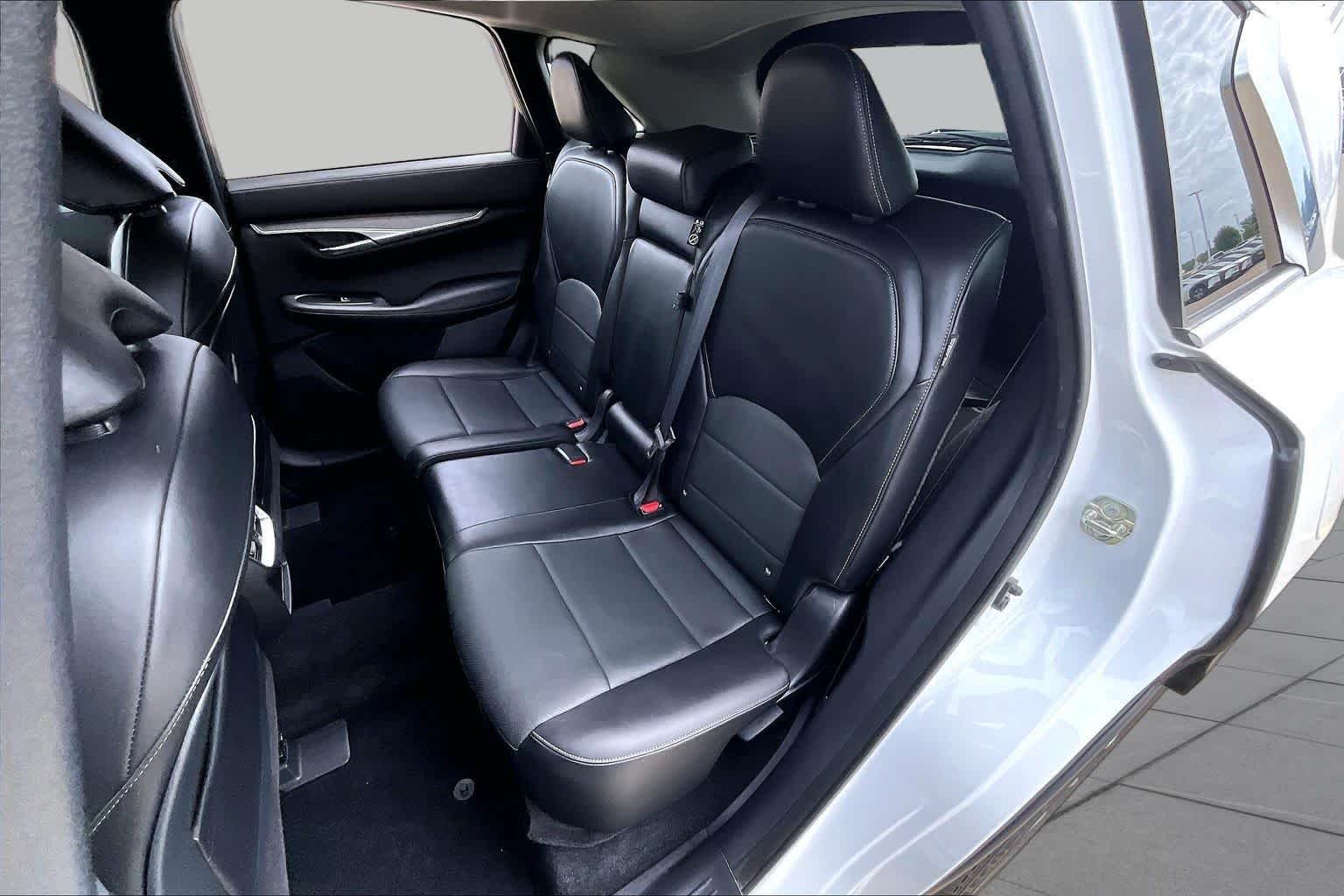 Used 2023 Lunar White INFINITI LUXE image 20