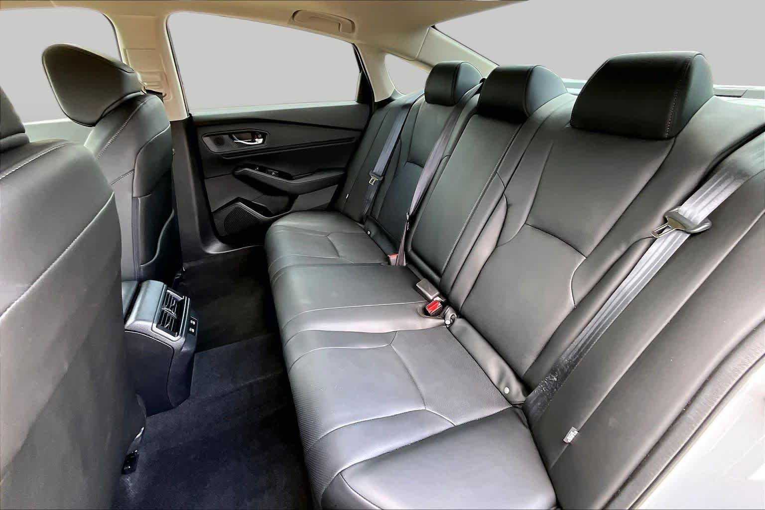 Used 2025 Urban Gray Pearl Honda Touring image 21