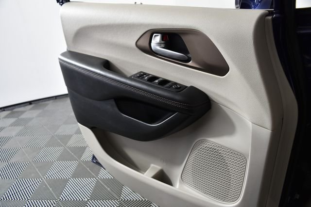 2017 Chrysler Pacifica Touring-L - Photo 29
