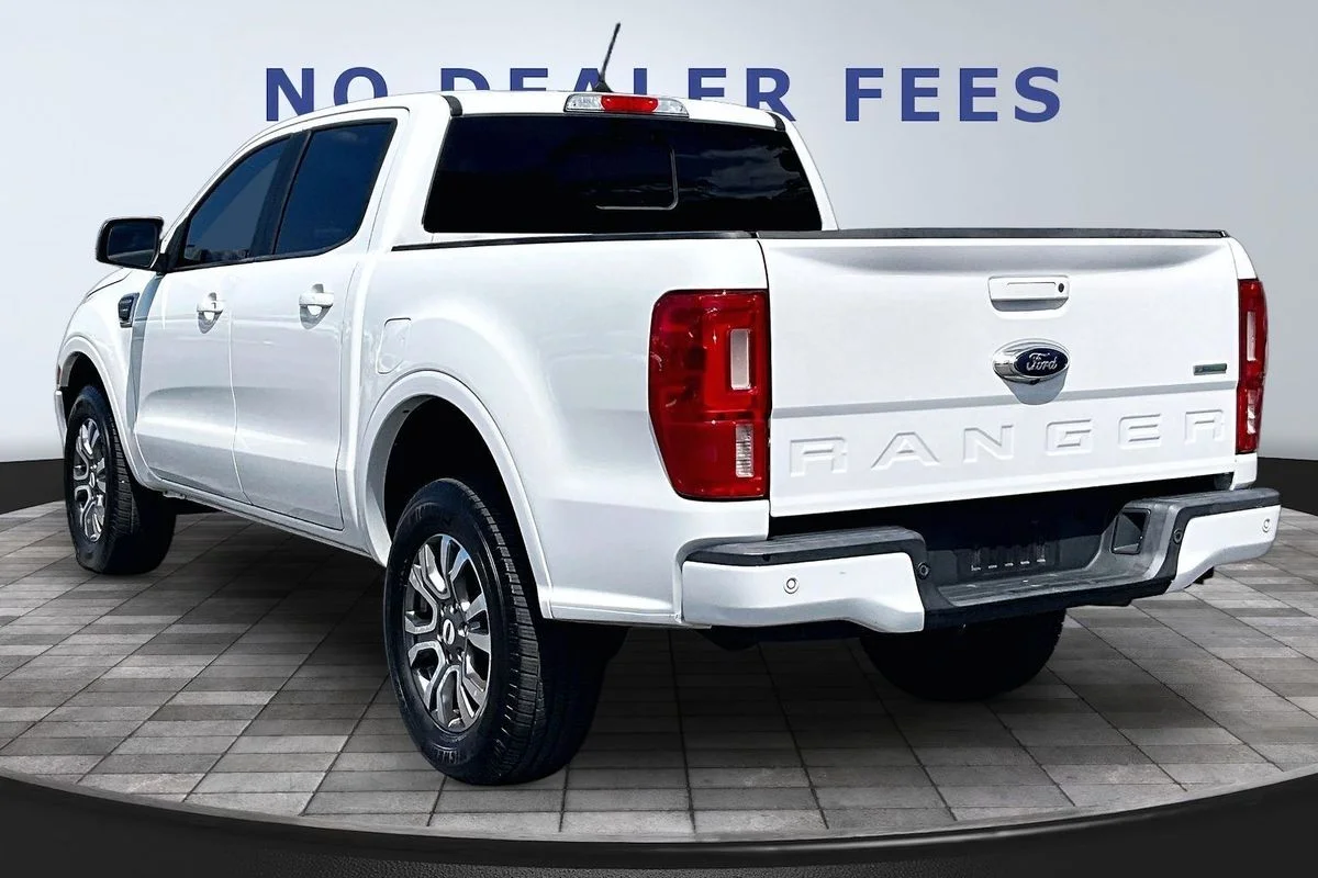 Used 2019  Ford LARIAT image 4