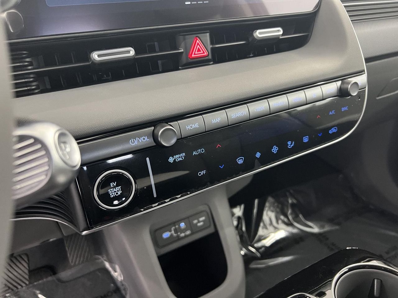 New 2026 Lucid Blue Hyundai SEL image 17