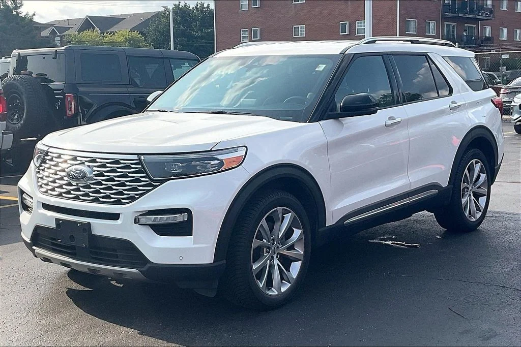 Used 2023 White Ford Platinum image 11
