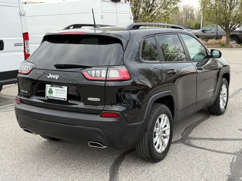 Used 2022 Diamond Black Crystal Pearlcoat Jeep Latitude Lux image 3