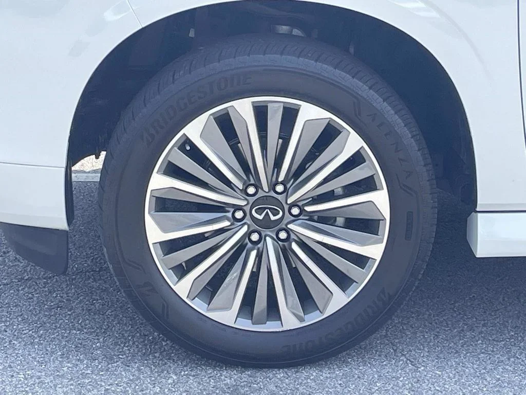 Used 2025 White INFINITI SENSORY image 7