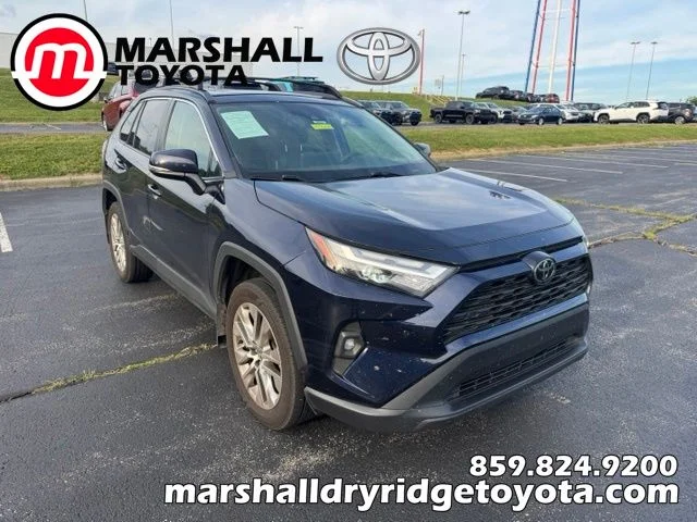 Used 2024  Toyota XLE Premium image 1