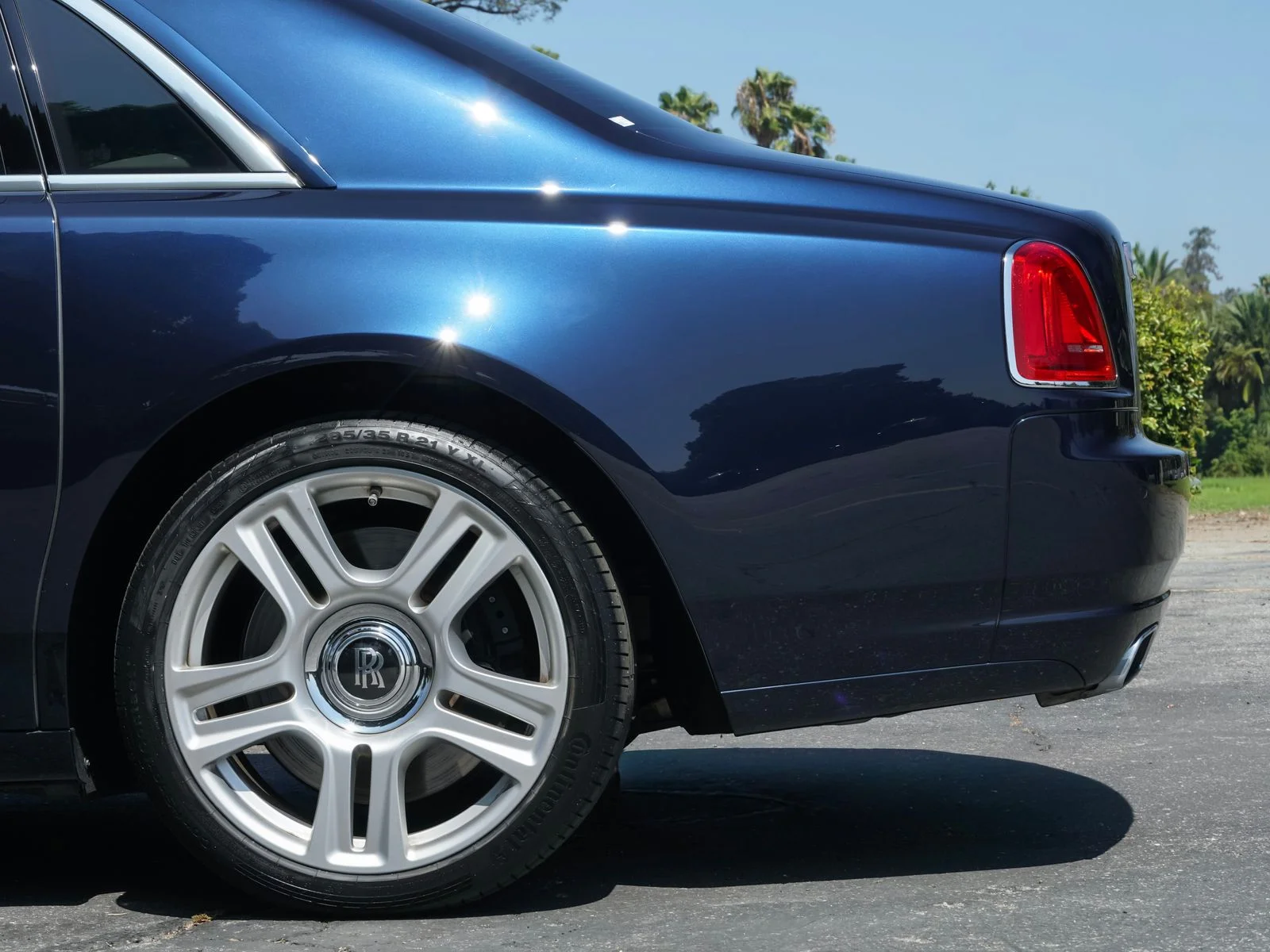Certified Used 2016 Midnight Sapphire Rolls-Royce  image 19