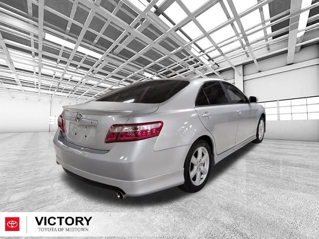 Used 2009 Silver Toyota SE image 4