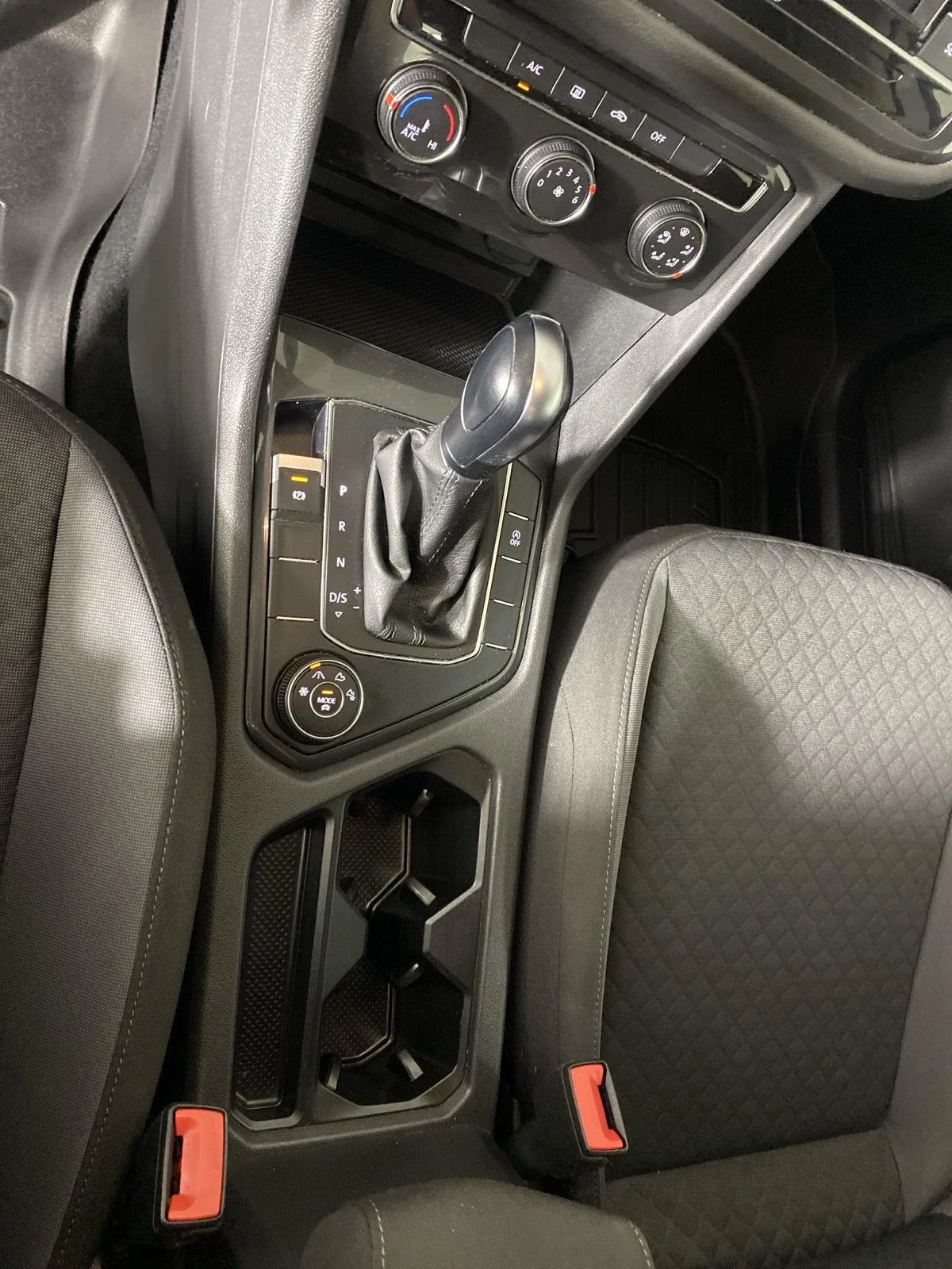 Used 2019 Pure White Volkswagen S image 20