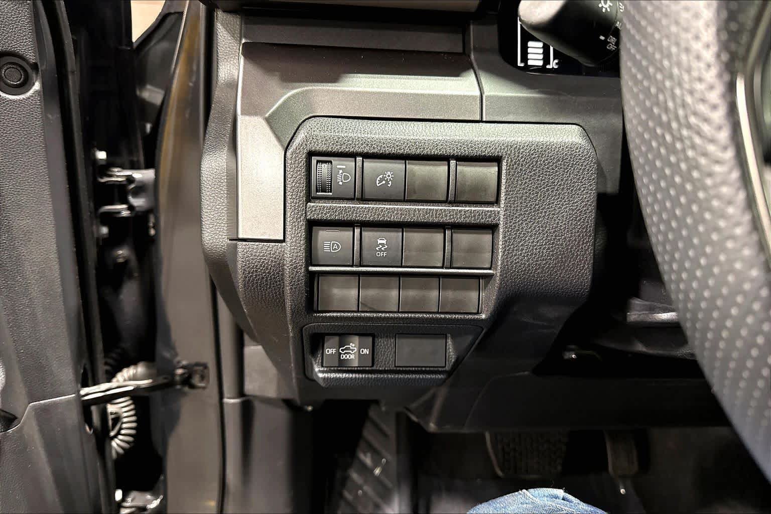 Used 2025 Underground Toyota SR5 image 34