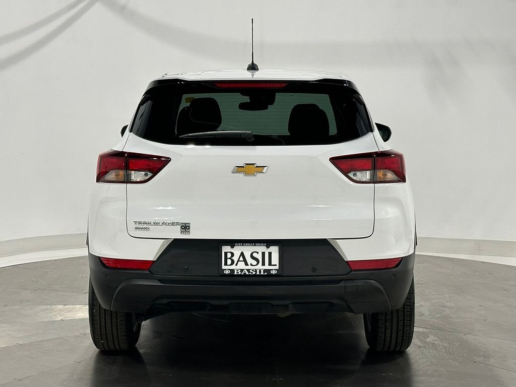 Used 2025 White Chevrolet LS image 12