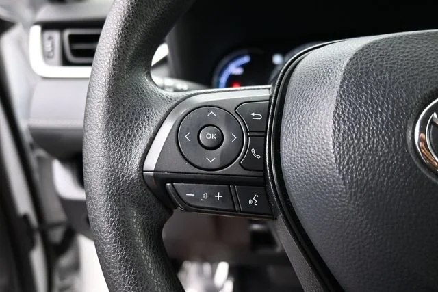 Used 2025 White Toyota XLE image 19