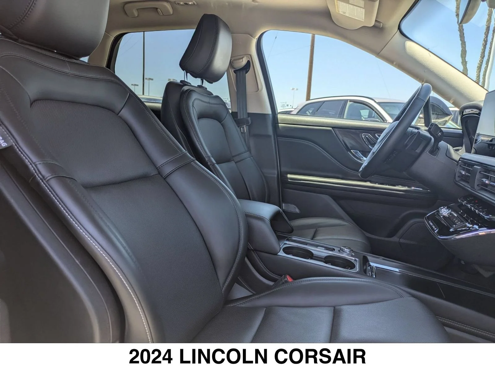 Used 2024 White Lincoln Grand Touring image 24