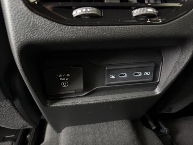 New 2026 Silver Zynith Exterior Paint Jeep Laredo image 17