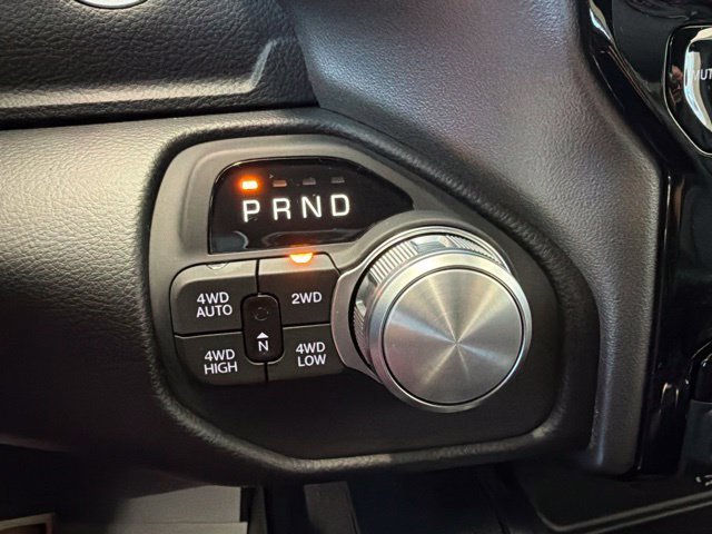 New 2027 Diamond Black Crystal Pearl-Coat Exterior Paint RAM Laramie image 25