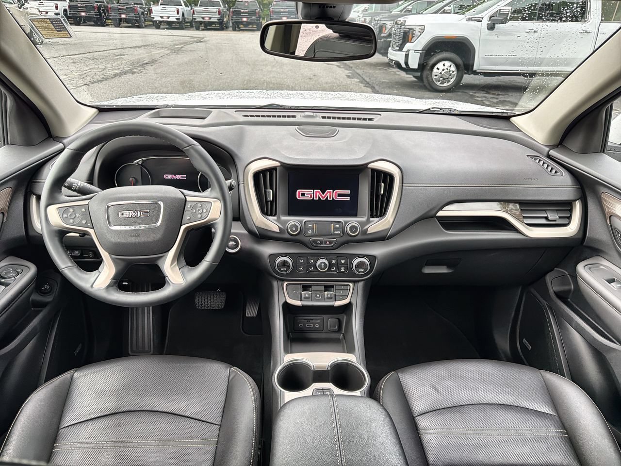 Used 2023 White Frost Tricoat GMC Denali image 17