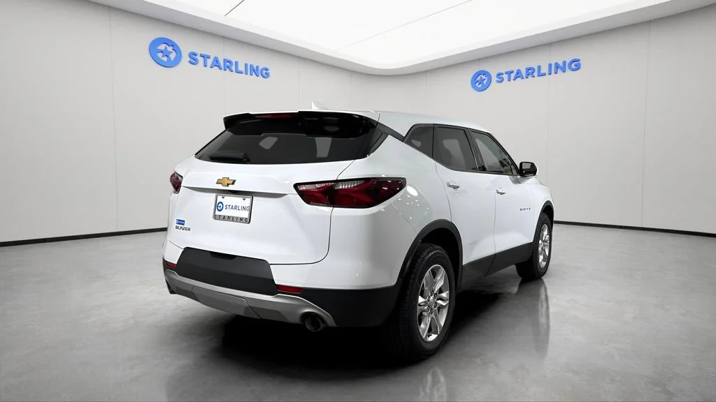 Used 2022 Summit White Chevrolet 2LT image 8
