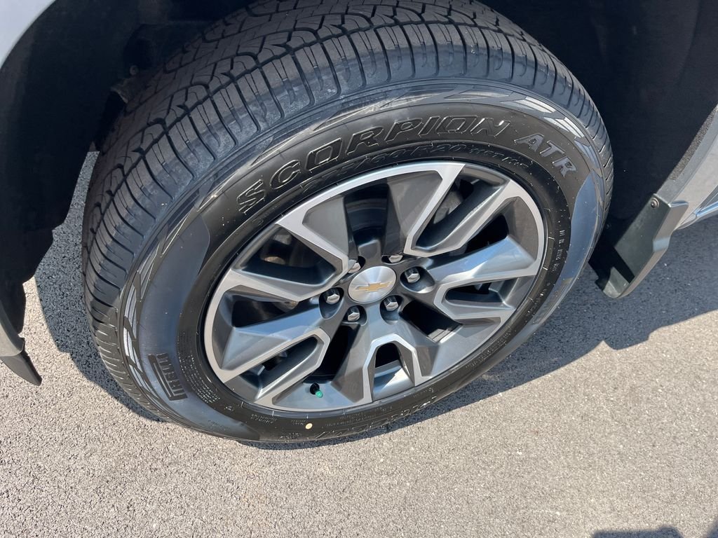 Used 2023 Gray Chevrolet LT image 10