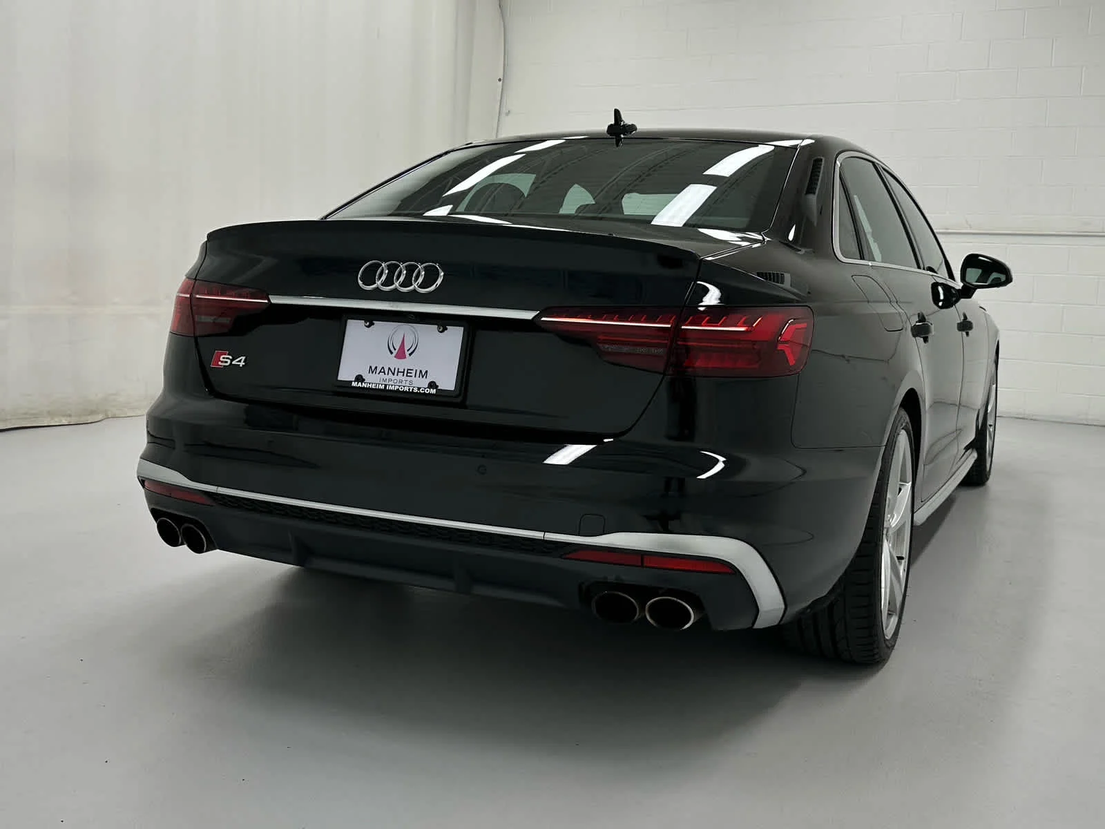 Used 2023 Mythos Black Metallic Audi Premium Plus image 6