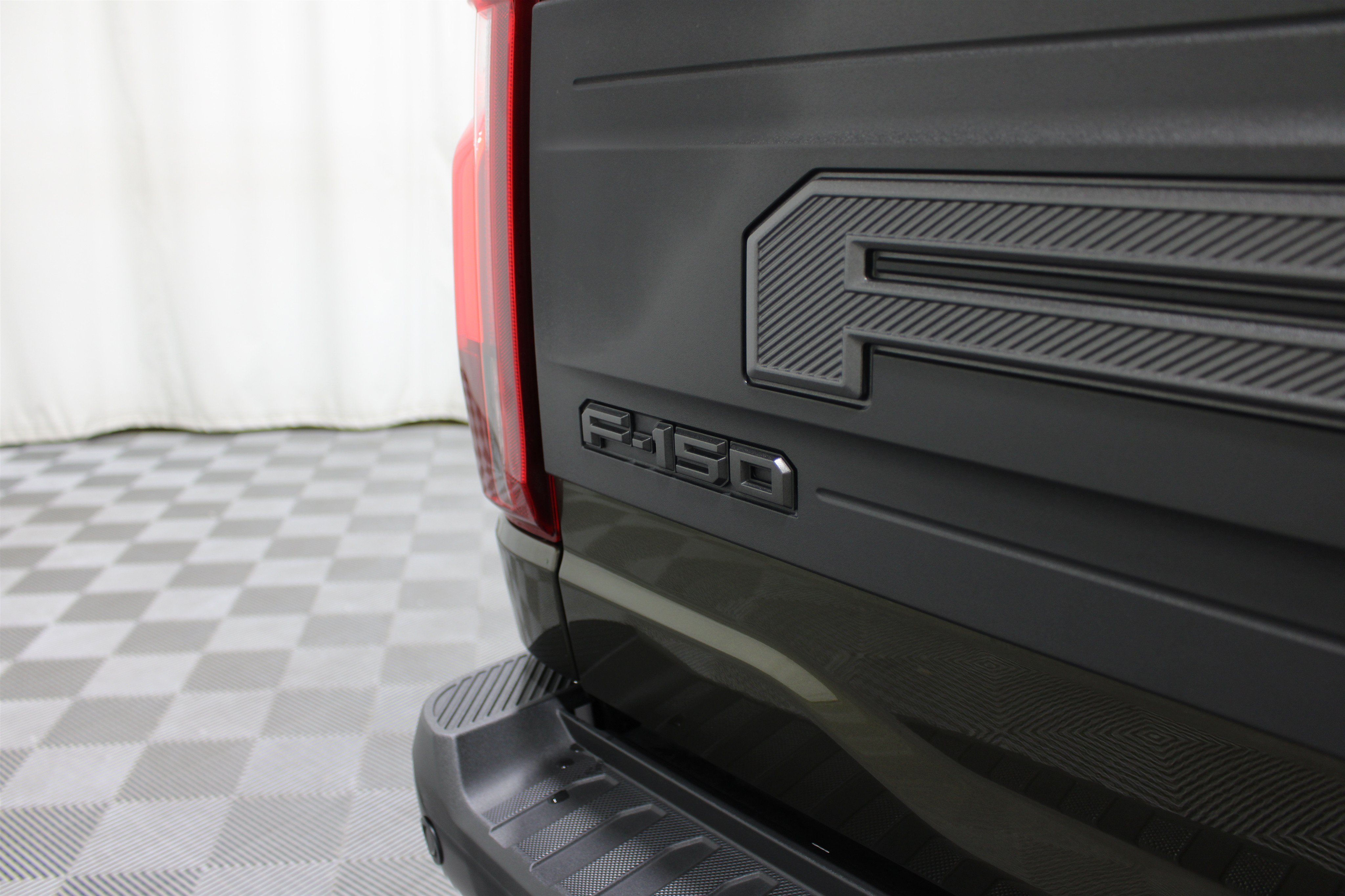 Used 2024 Shelter Green Ford Raptor image 32