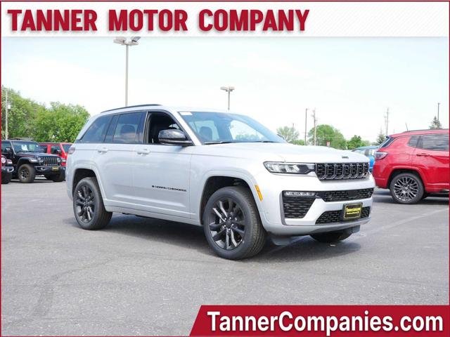 New 2026 Silver Zynith Exterior Paint Jeep Limited image 1