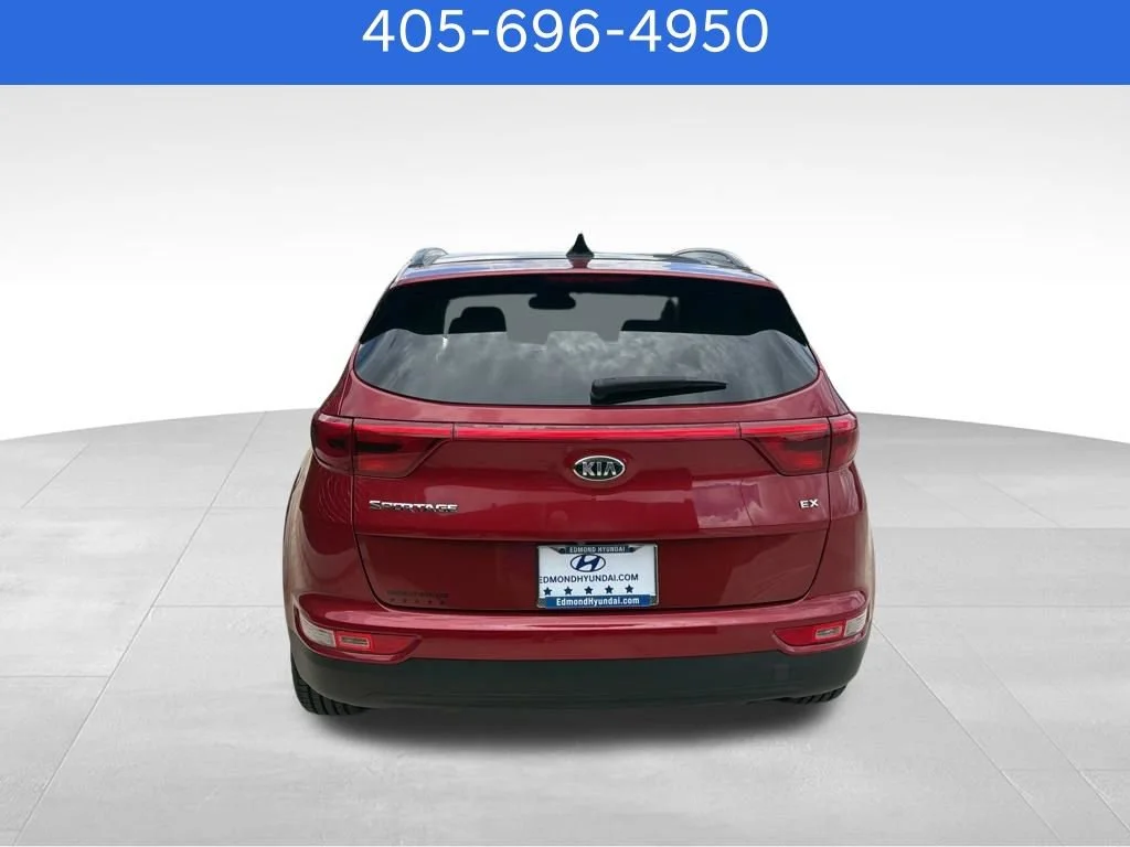 Pre-Owned 2019 Kia Sportage EX