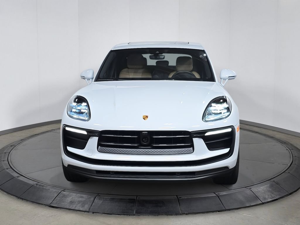 2026 Porsche Macan T - Photo 10