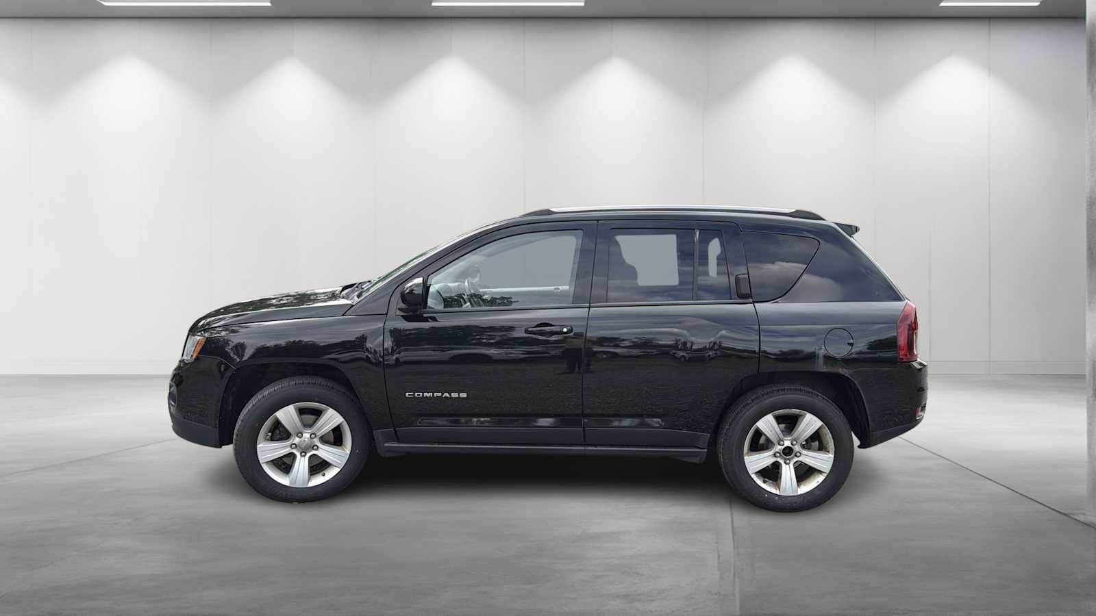Used 2014 Black Clearcoat Jeep Latitude image 4