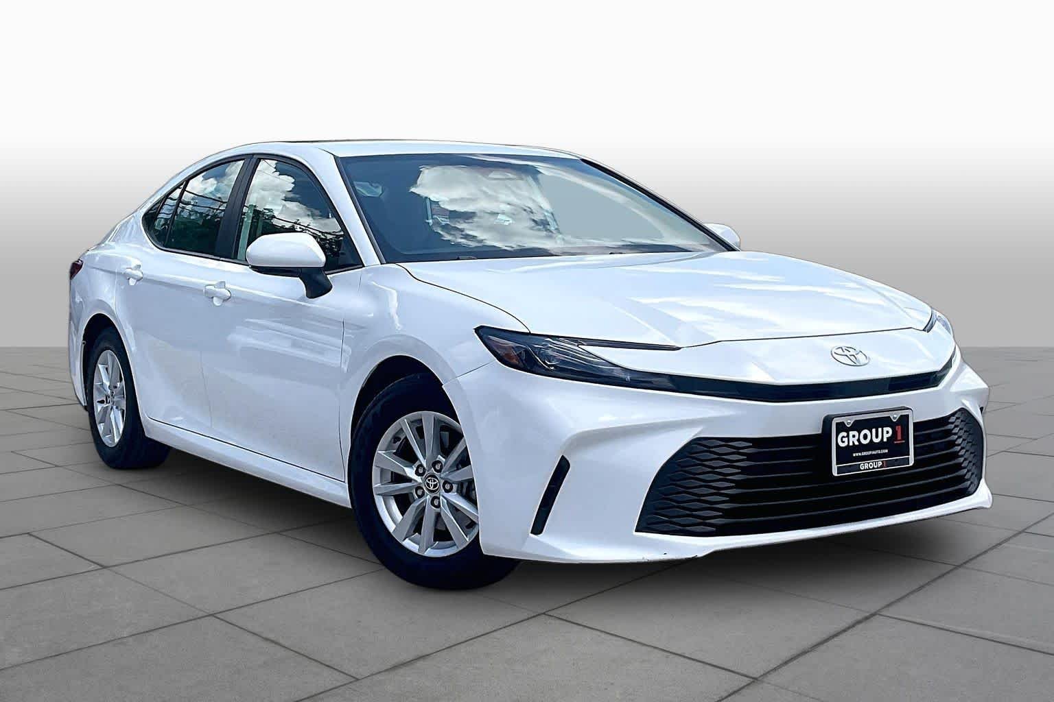 Used 2025 Ice Cap Toyota LE image 3