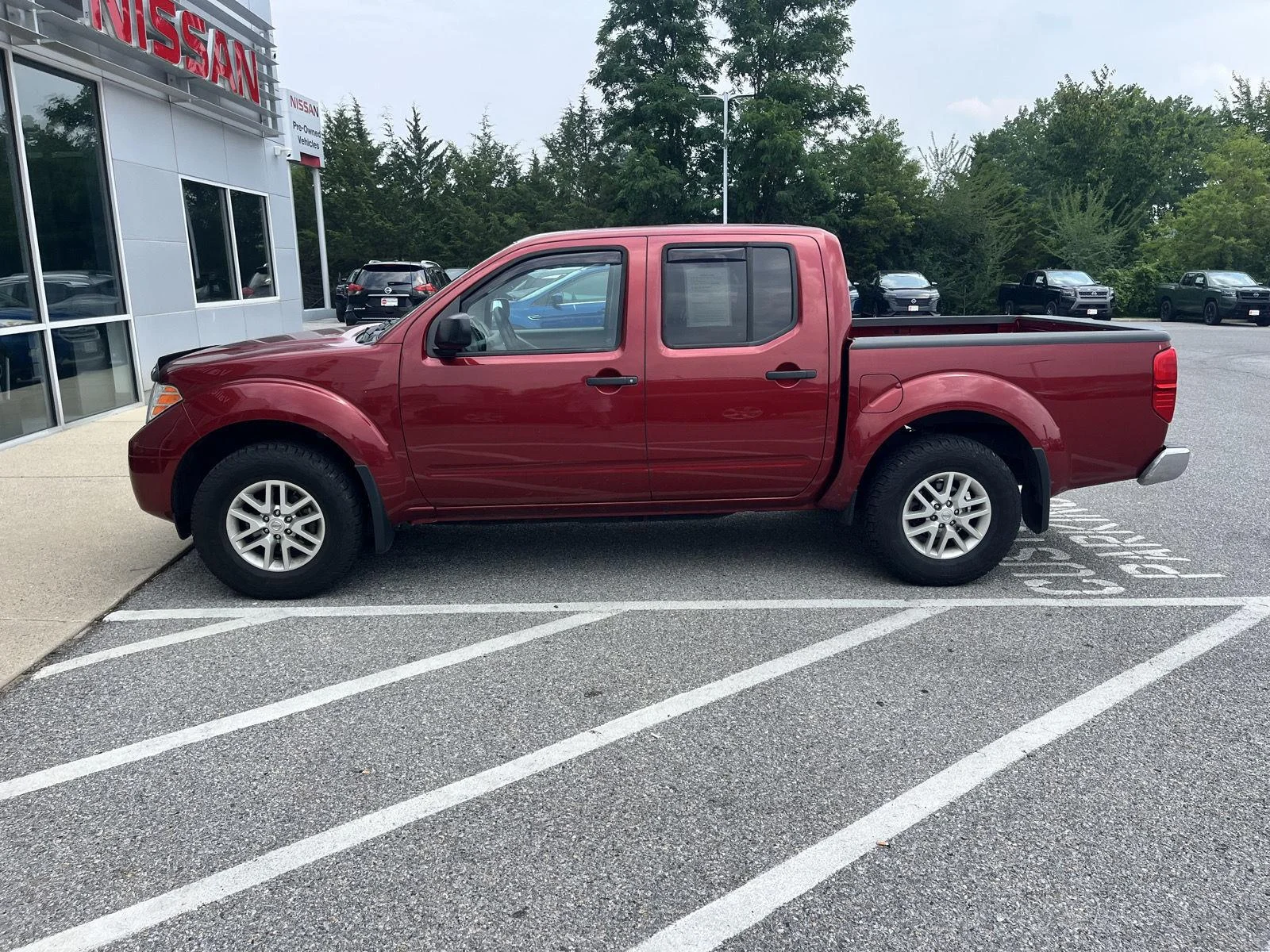 Used 2020 Cayenne Red Metallic Nissan SV image 4